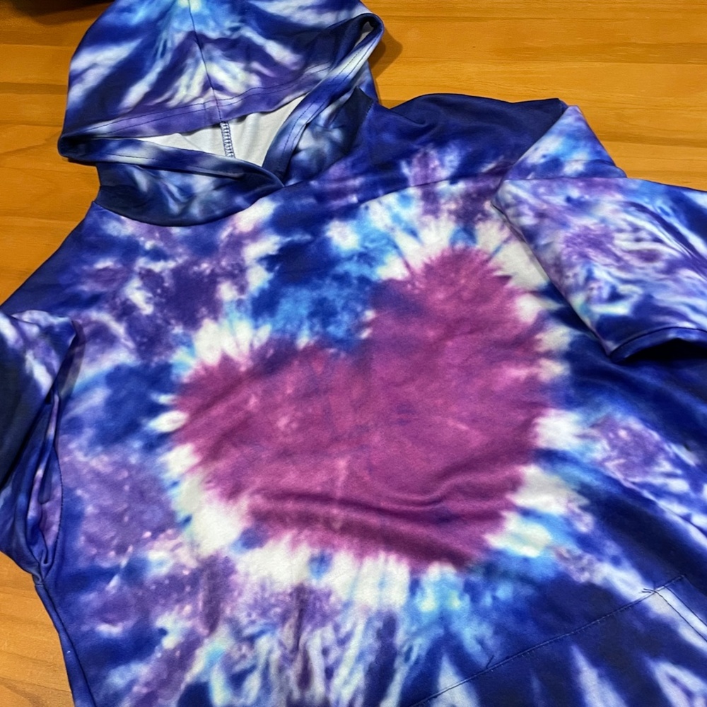 Tie-dye hoodie with heart - pink/purple girls size 14-16.